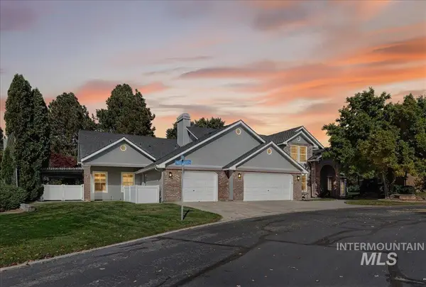 898 N Nicklaus Lane, Eagle, ID 83616