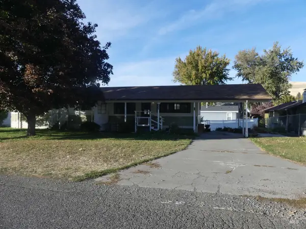 883 Arlington St, Pomeroy, WA 99347