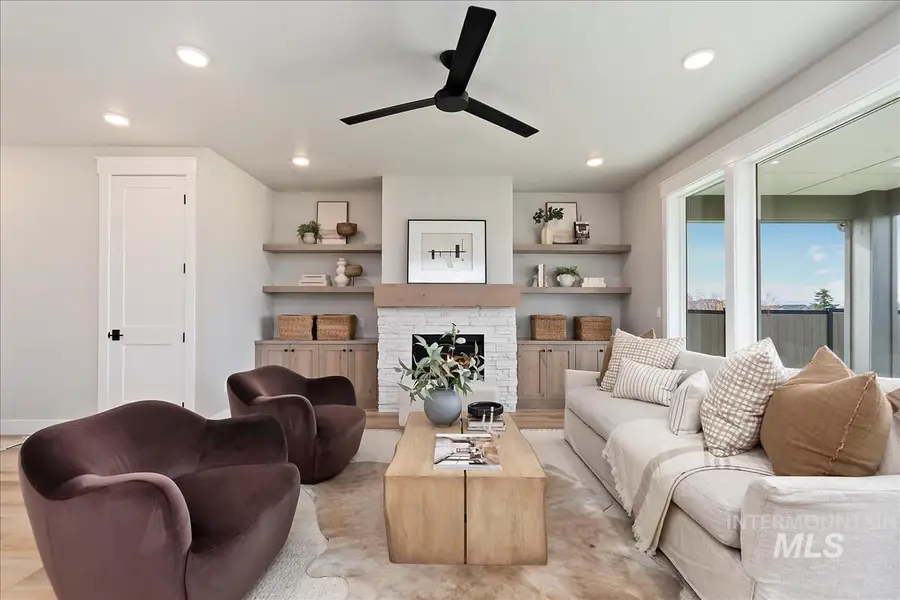 2136 N Palaestra Ave, Eagle, ID 83616 - Image #2