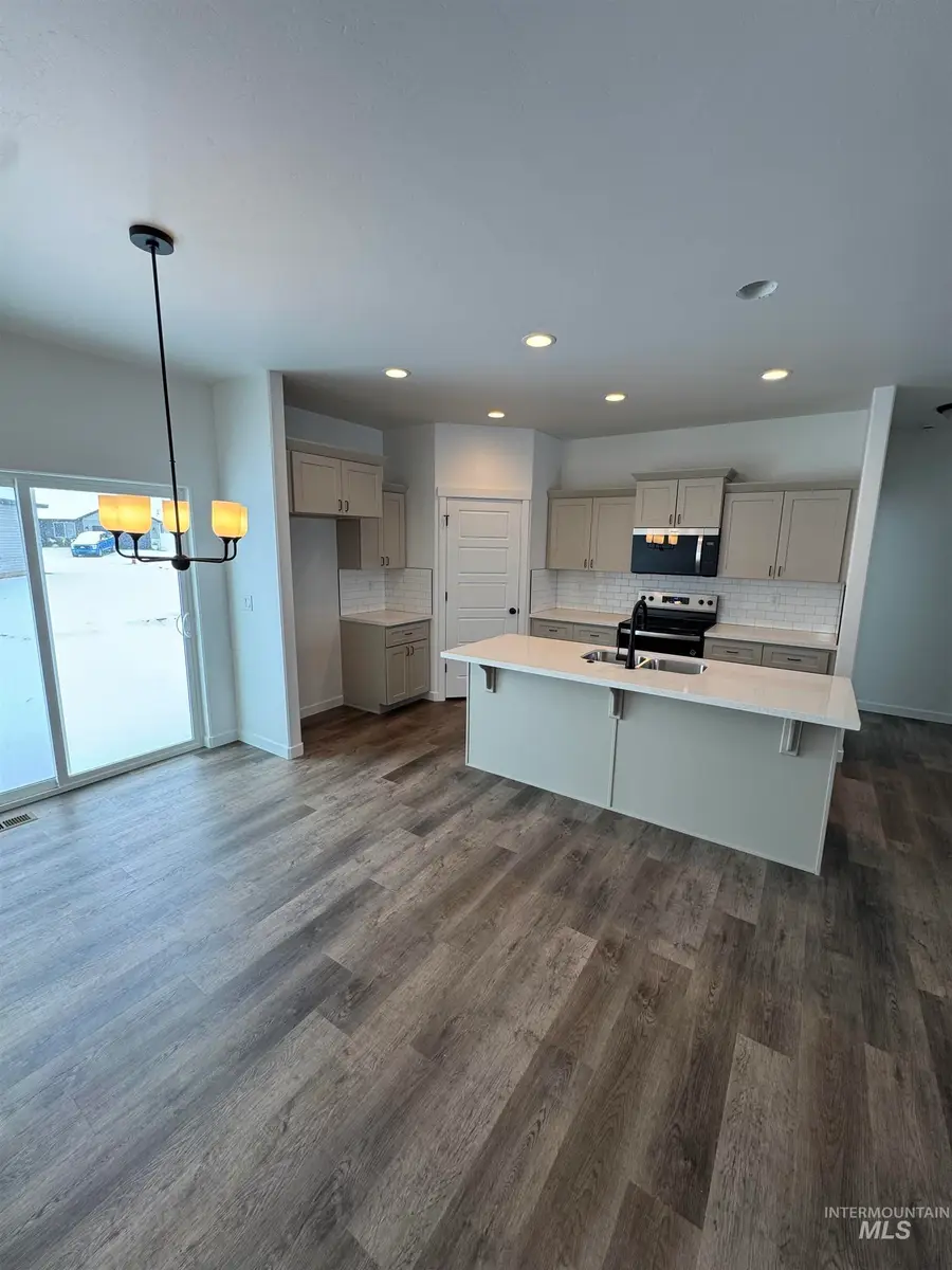 2008 Harrison St, Twin Falls, ID 83301 - Image #2