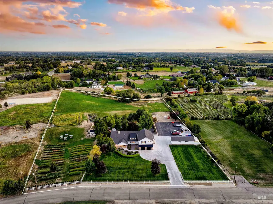 2685 N Haven Dr, Eagle, ID 83616 - Image #2