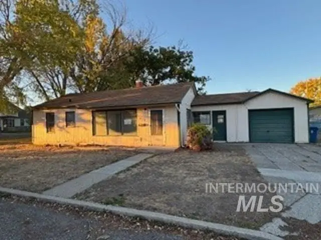 810 E 9th N, Mountain Home, ID 83647 - #1