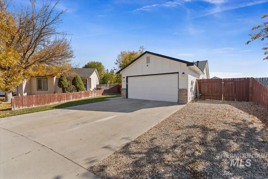 1166 N Black Wolf Ave, Kuna, ID 83634 - Image #2