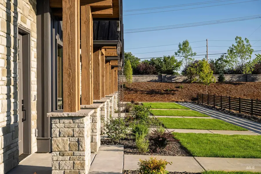 2017 W Freya Ct, Eagle, ID 83616 - Image #2