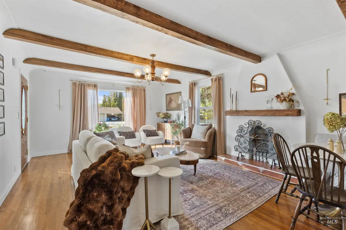 2203 S 10th Ave, Caldwell, ID 83605 - #1