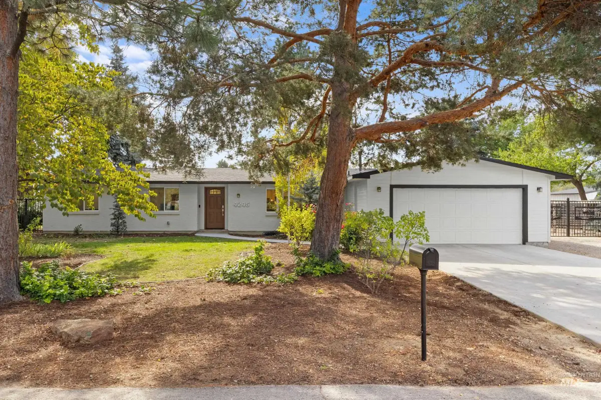 4245 E Green Meadow Dr, Meridian, ID 83646 - #1