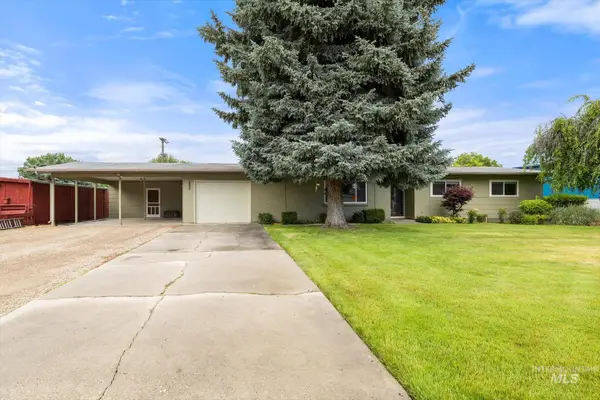 222 Dawn St, Eagle, ID 83616