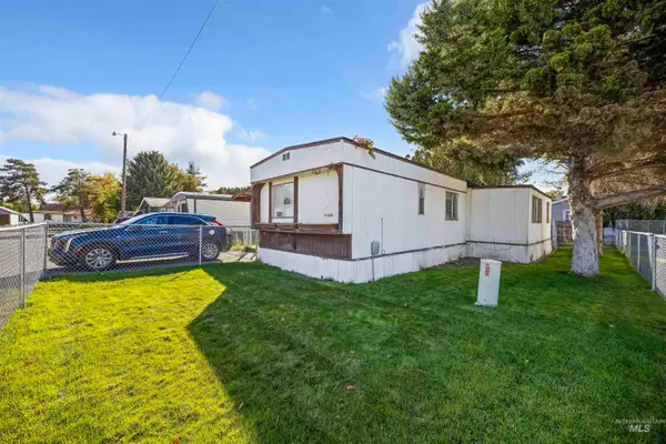 842 W Midway A Street #8, Filer, ID 83328
