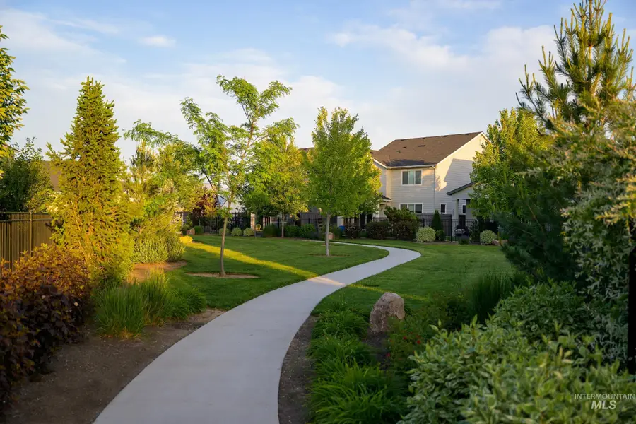 18169 Cinder Brook Ave, Nampa, ID 83687 - Image #2