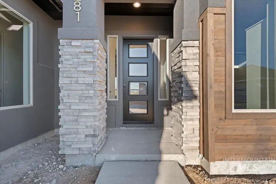 11281 S Corballis Ln, Kuna, ID 83634 - Image #2