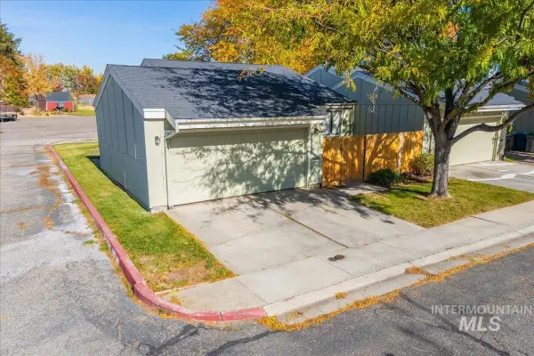 2473 N Westminster Ln, Boise, ID 83704
