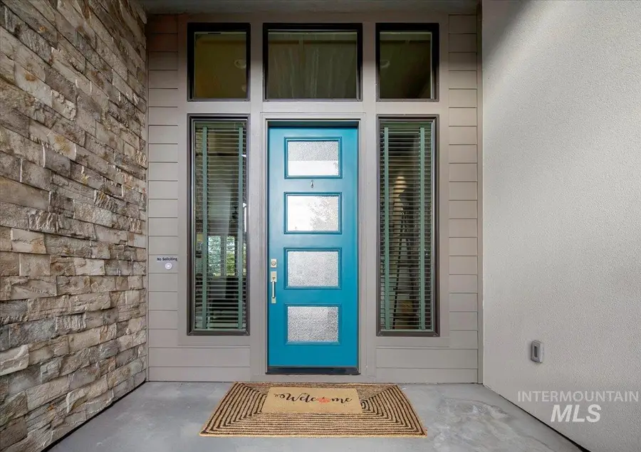 5570 W Founders Dr, Eagle, ID 83616 - Image #2