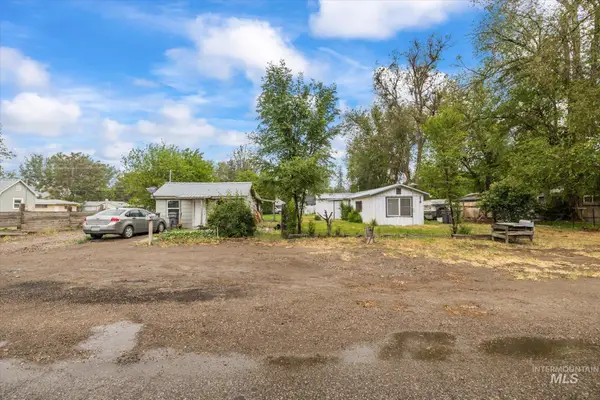 218 & 222 W Owyhee Ave, Homedale, ID 83628