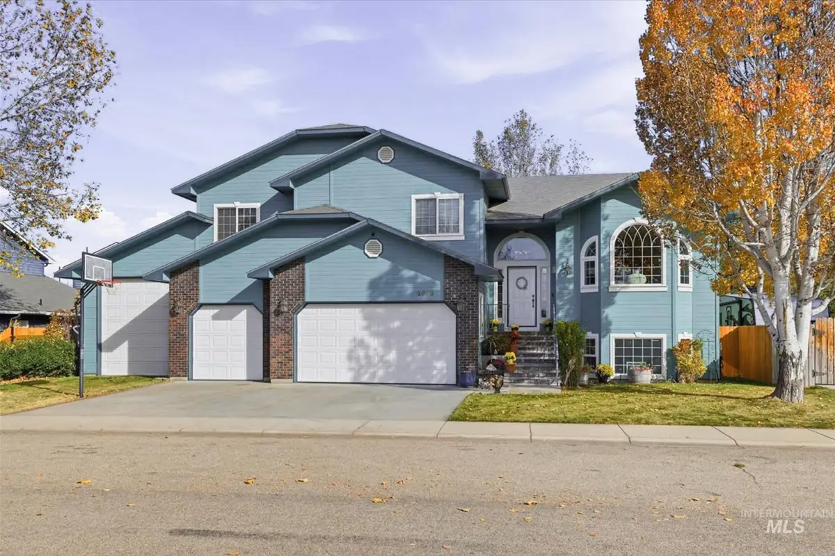 2676 S Velvet Falls Way, Meridian, ID 83642 - Image #1