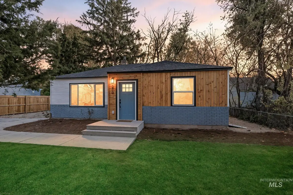 325 W Howe St, Boise, ID 83706 - #1