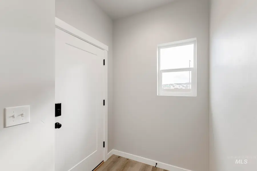 891 N Mirror Creek Way, Meridian, ID 83642 - Image #2