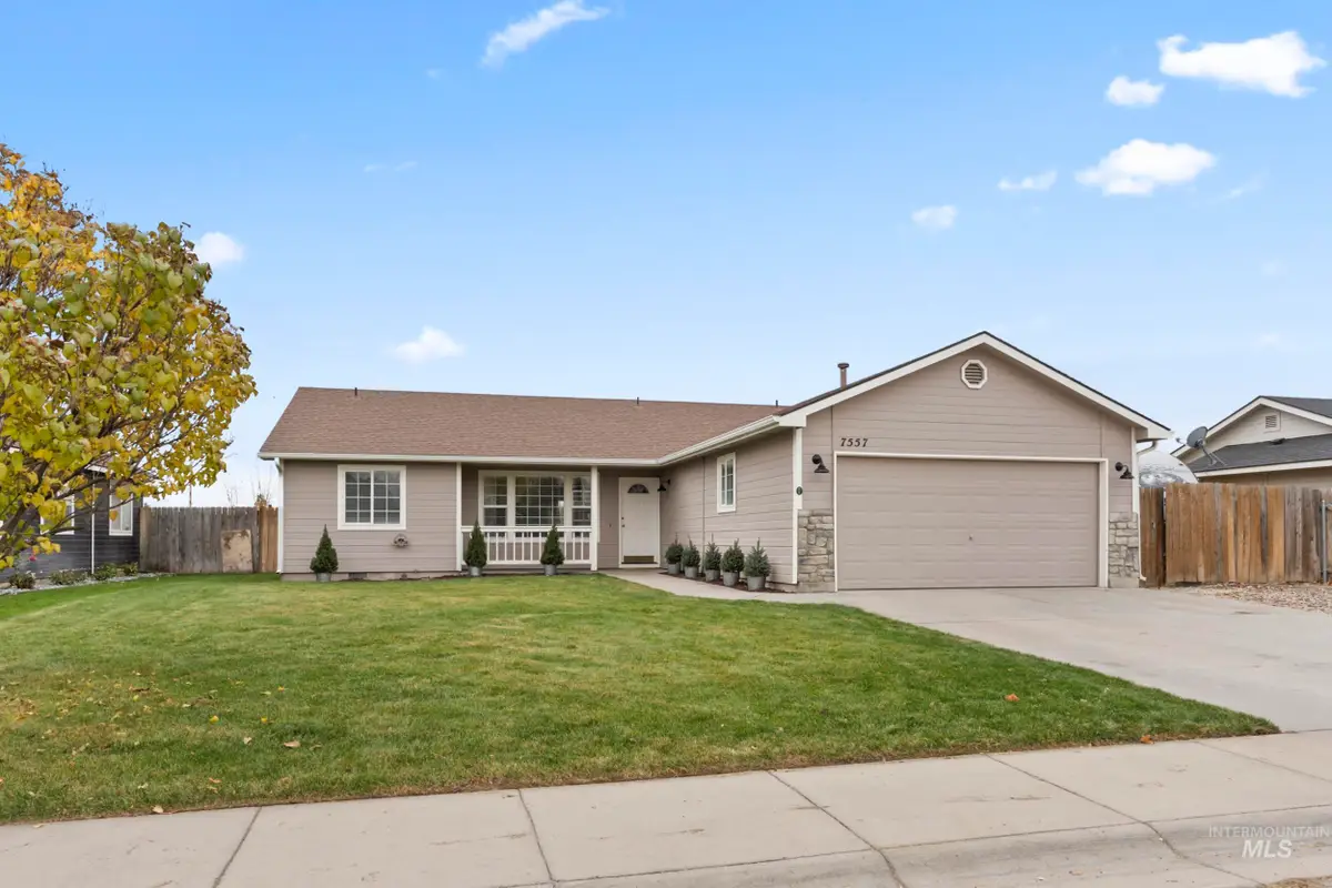 7557 Arlington Dr, Nampa, ID 83687 - Image #1