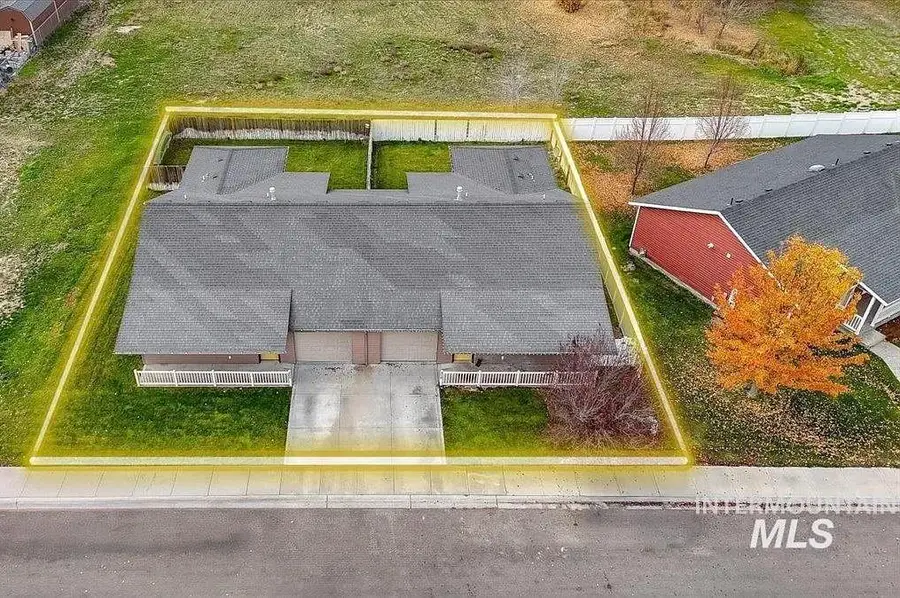 215 Little Cedar Dr, Hansen, ID 83334 - Image #2