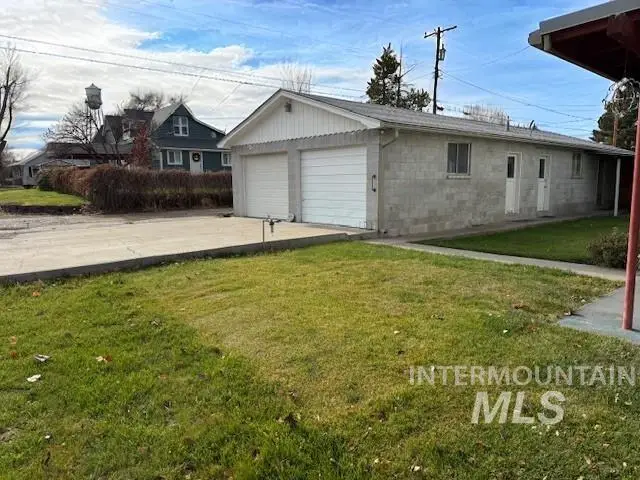 65 E Arthur, Glenns Ferry, ID 83623 - Image #2
