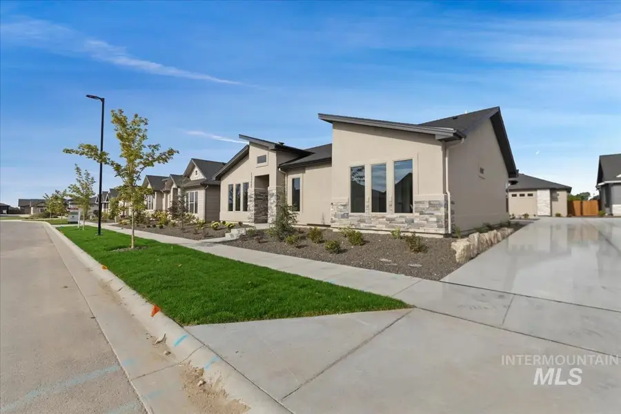 11225 S Corballis Ln, Kuna, ID 83634 - Image #2