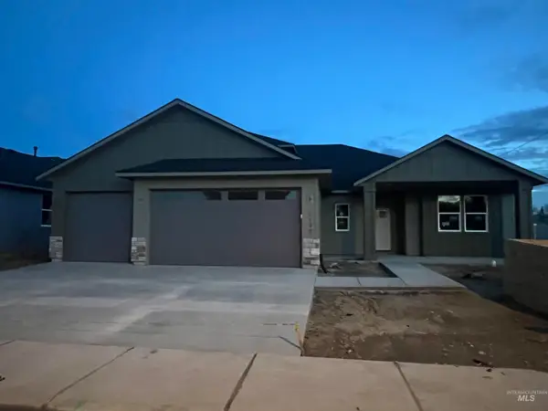 1195 W Recess, Kuna, ID 83634