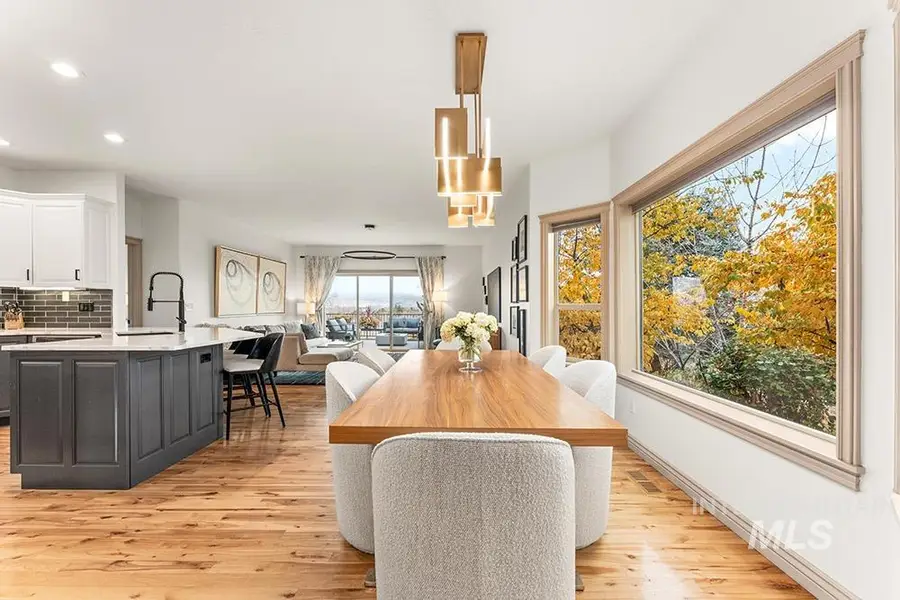 256 E Lake Rim Ln, Boise, ID 83716 - Image #2