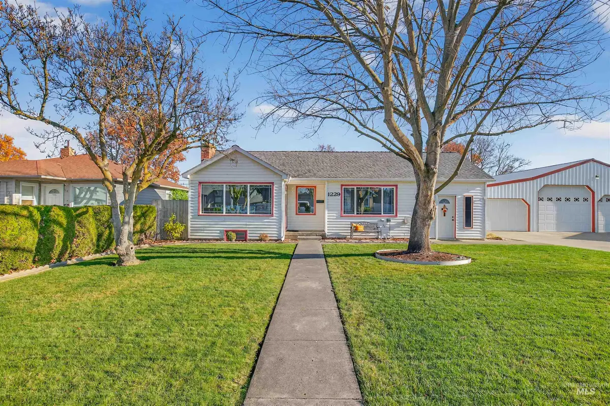 1229 6th Street, Clarkston, WA 99403 - #1