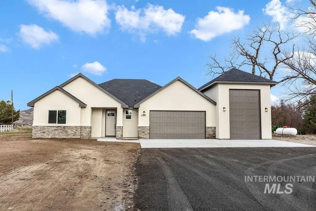 2910 Cottonwood Ln, Emmett Valley, ID 83716 - Image #1