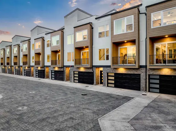 2044 S Mackinnon Ln, Boise, ID 83706