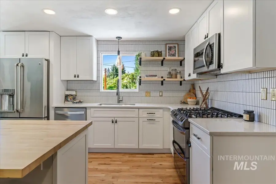 3629 E Clement Rd, Boise, ID 83704 - Image #2