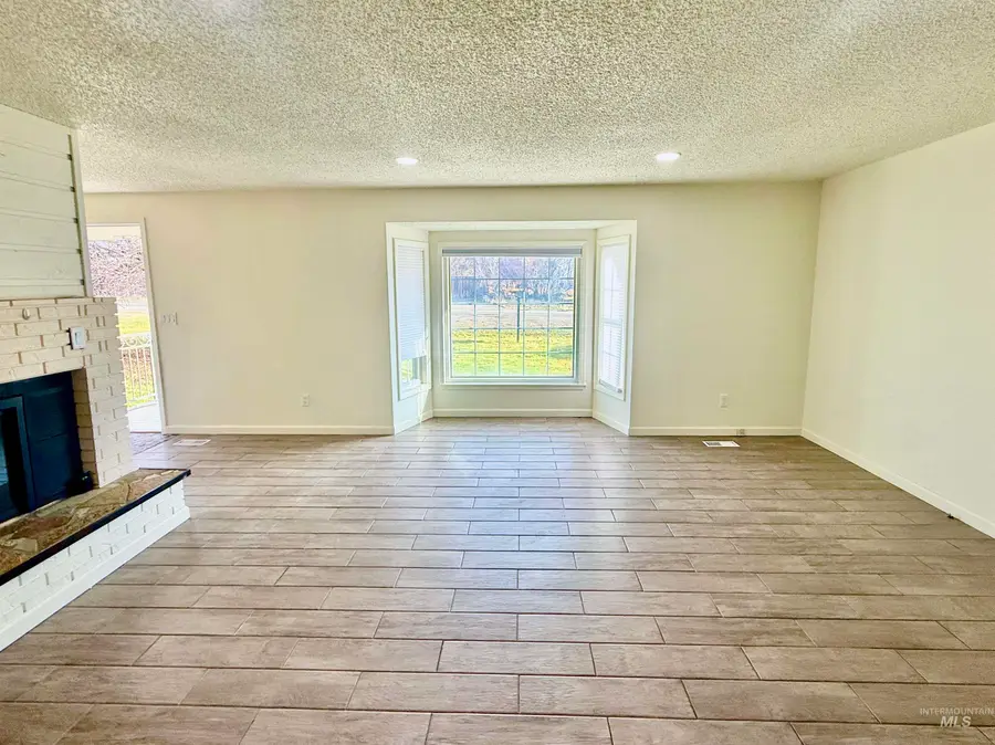 2595 N 3rd E, Mountain Home, ID 83647 - Image #3