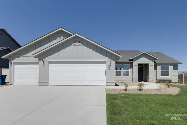 896 Strike Eagle St, Mountain Home, ID 83647