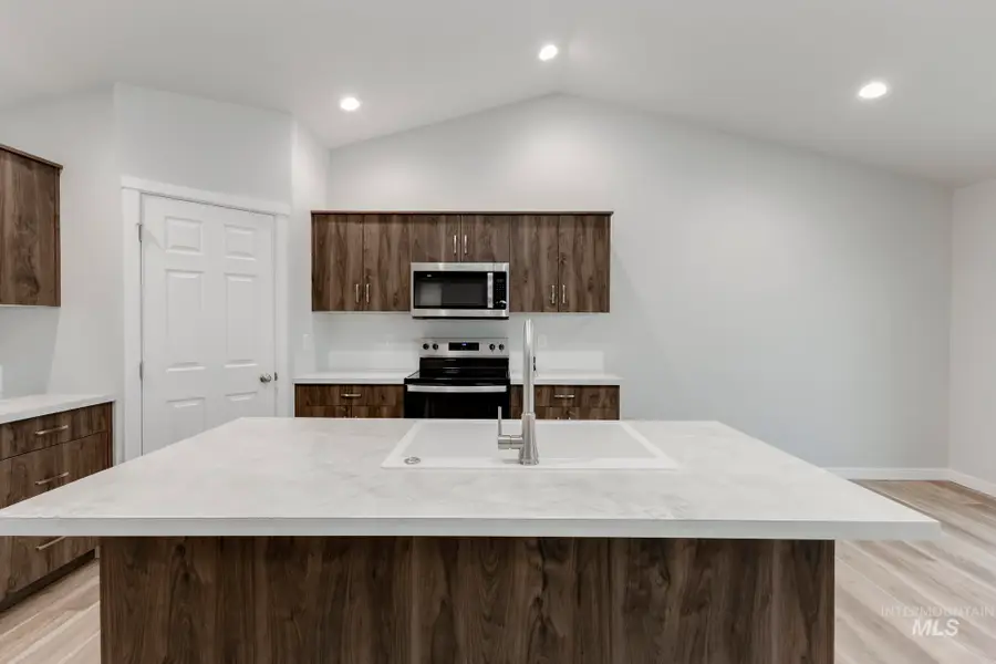 7166 E Shields Dr, Nampa, ID 83687 - Image #3