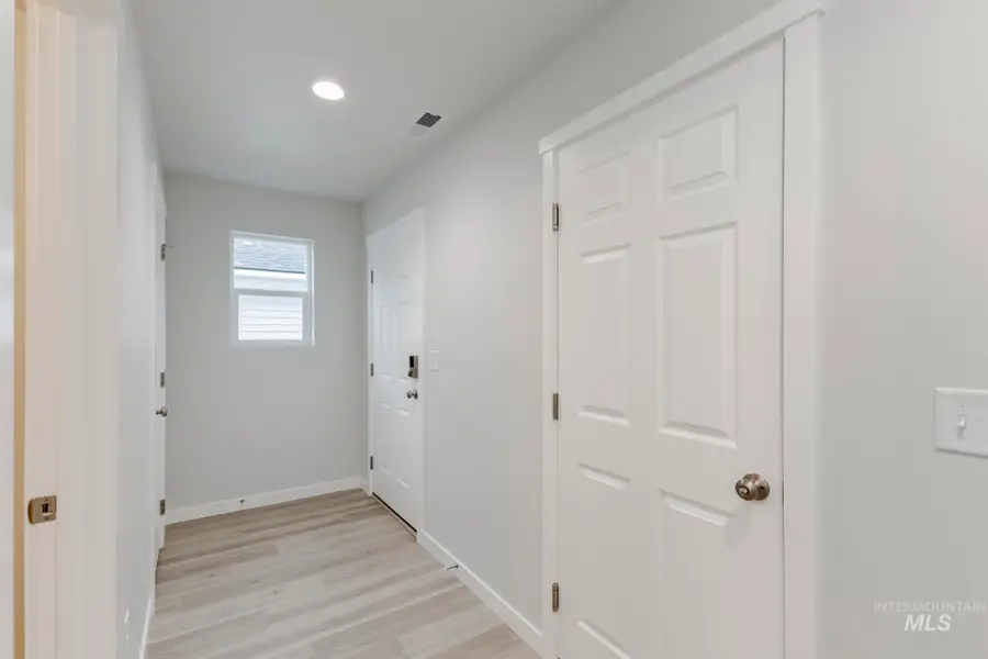 331 N Coltsfoot Ave, Kuna, ID 83634 - Image #2