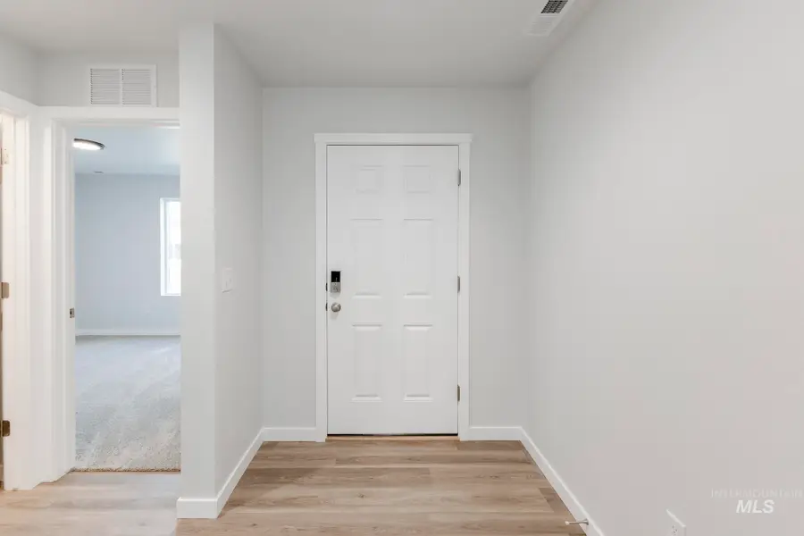 315 N Madrone Ave, Kuna, ID 83634 - Image #2