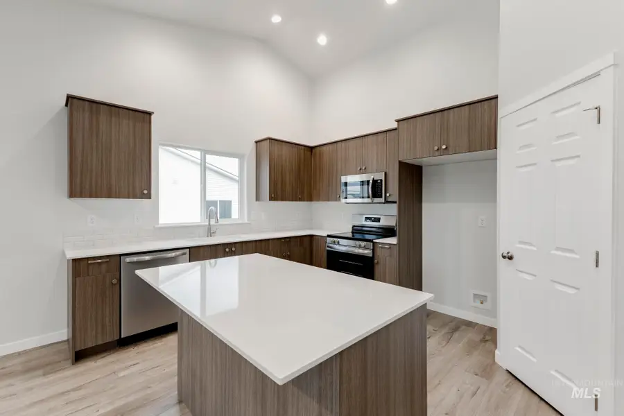 350 N Coltsfoot Ave, Kuna, ID 83634 - Image #3