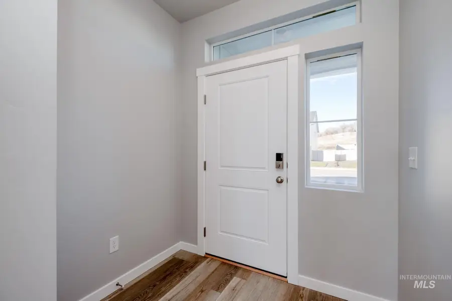 6652 S Warm Lake Ave, Meridian, ID 83642 - Image #2