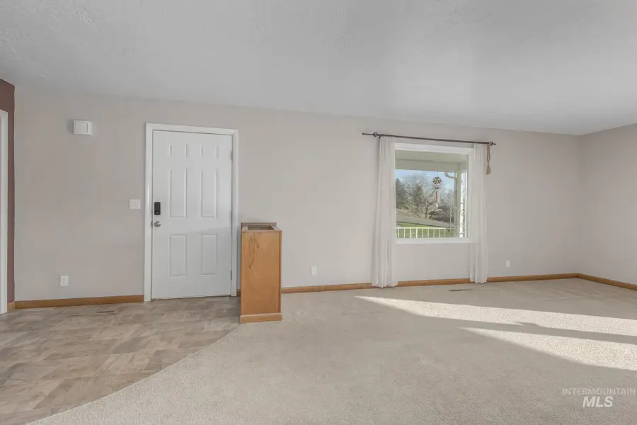 4555 Hyline Rd, Ontario, OR 97914 - Image #3