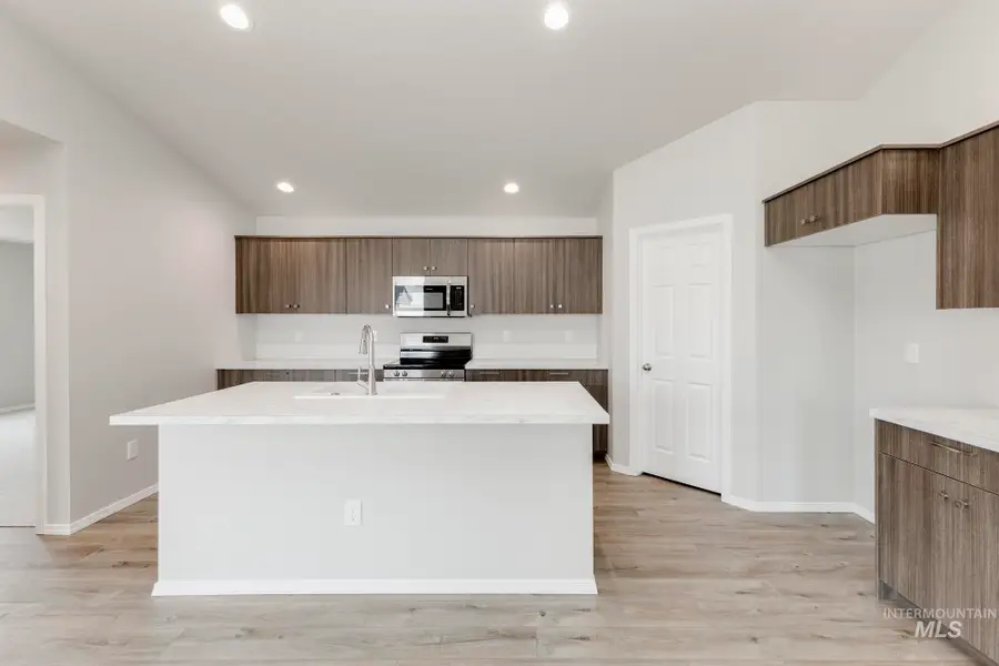 3805 E Jamestown Dr, Nampa, ID 83686 - Image #3