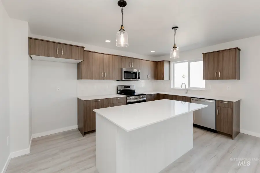 3895 E Jamestown Dr, Nampa, ID 83686 - Image #3