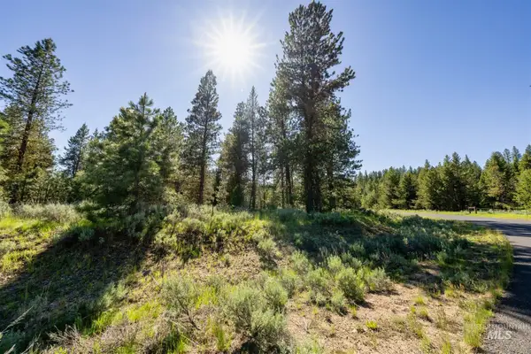 110 Fawnlilly Dr, McCall, ID 83638