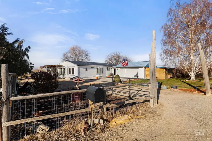 19095 S Pleasant Valley Rd, Kuna, ID 83634 - Image #2