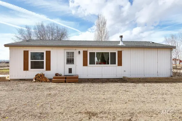 18725 Fargo Rd, Wilder, ID 83676