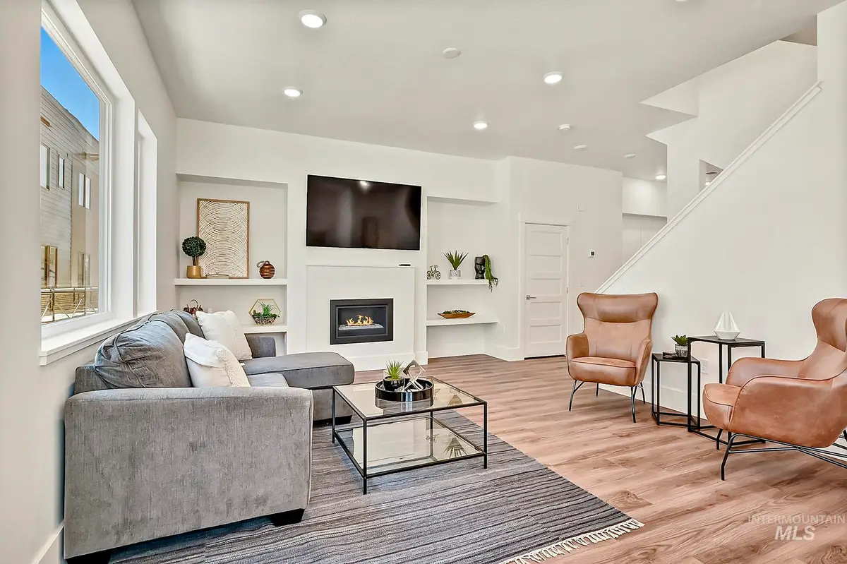 2771 W Stewart Ave, Boise, ID 83702 - #1