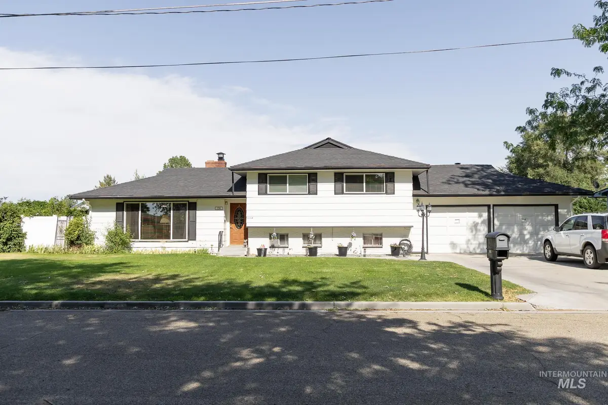 226 N 21st St, Payette, ID 83661 - Image #1