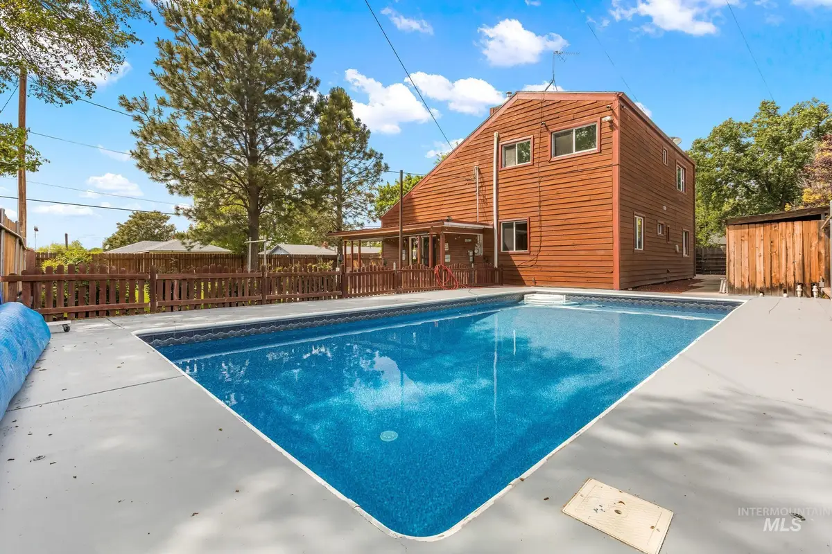 2015 Washington Ave, Caldwell, ID 83605 - Image #1