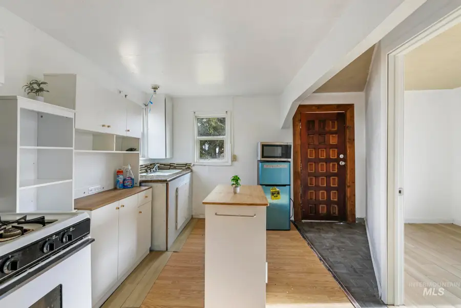 729 California Street, Gooding, ID 83330 - Image #2