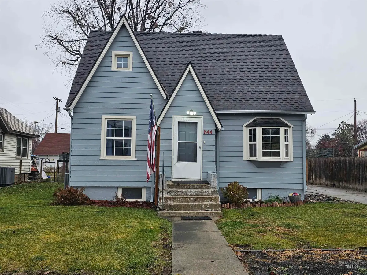 644 N 7th St, Payette, ID 83661 - Image #1