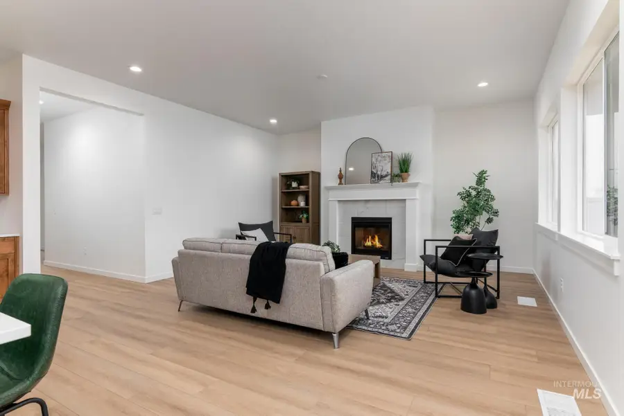 9767 W Nicasio Dr, Star, ID 83669 - Image #2