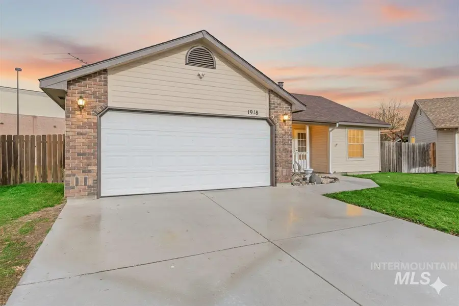 1918 N Cliffrock Rd, Nampa, ID 83651 - Image #2